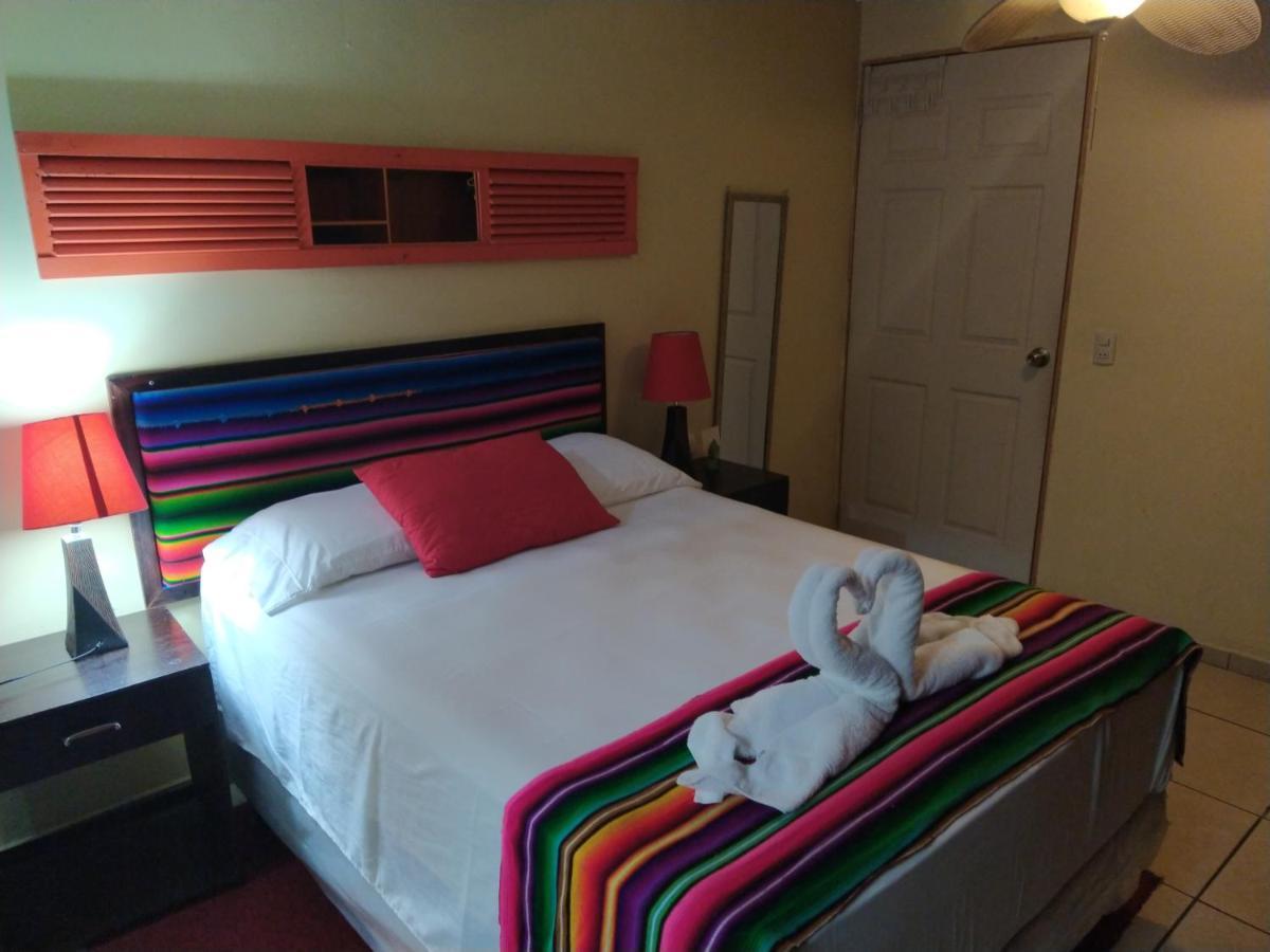 Hotel Antiguo Antiguo Cuscatlan ภายนอก รูปภาพ