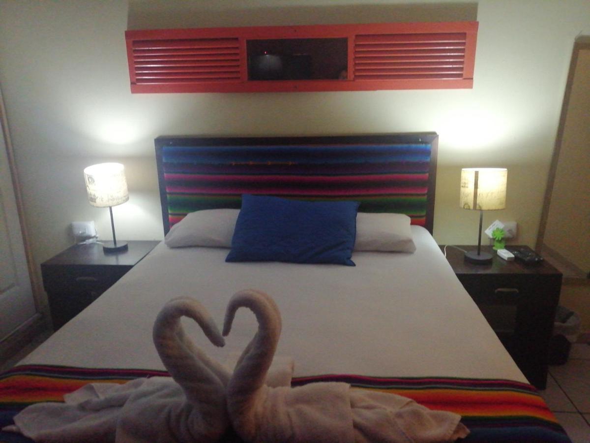 Hotel Antiguo Antiguo Cuscatlan ภายนอก รูปภาพ