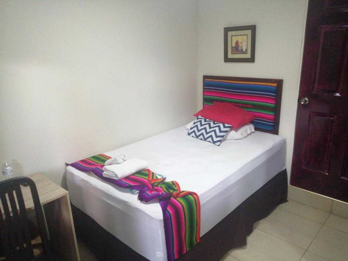 Hotel Antiguo Antiguo Cuscatlan ห้อง รูปภาพ