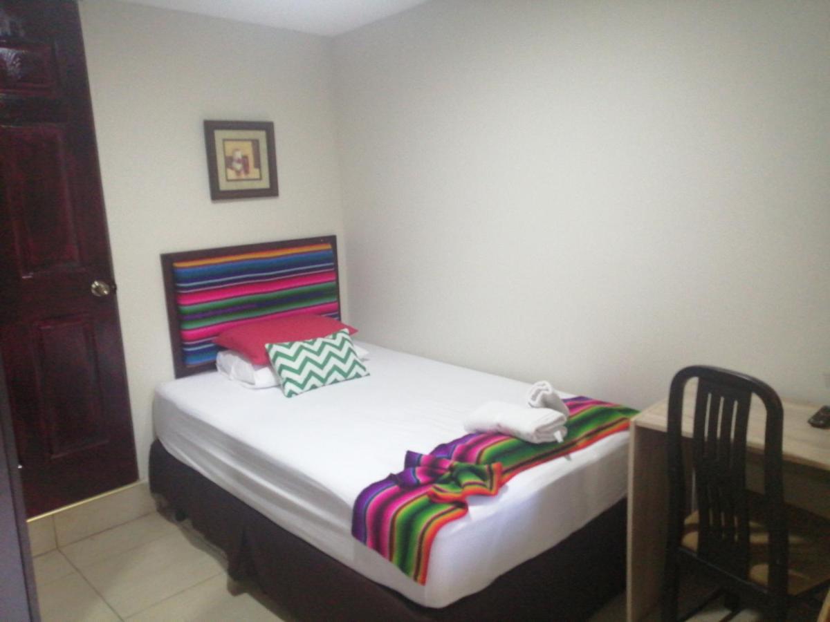 Hotel Antiguo Antiguo Cuscatlan ภายนอก รูปภาพ