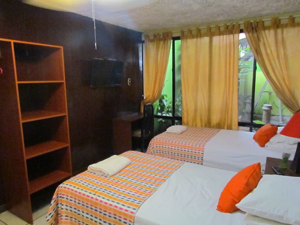 Hotel Antiguo Antiguo Cuscatlan ภายนอก รูปภาพ