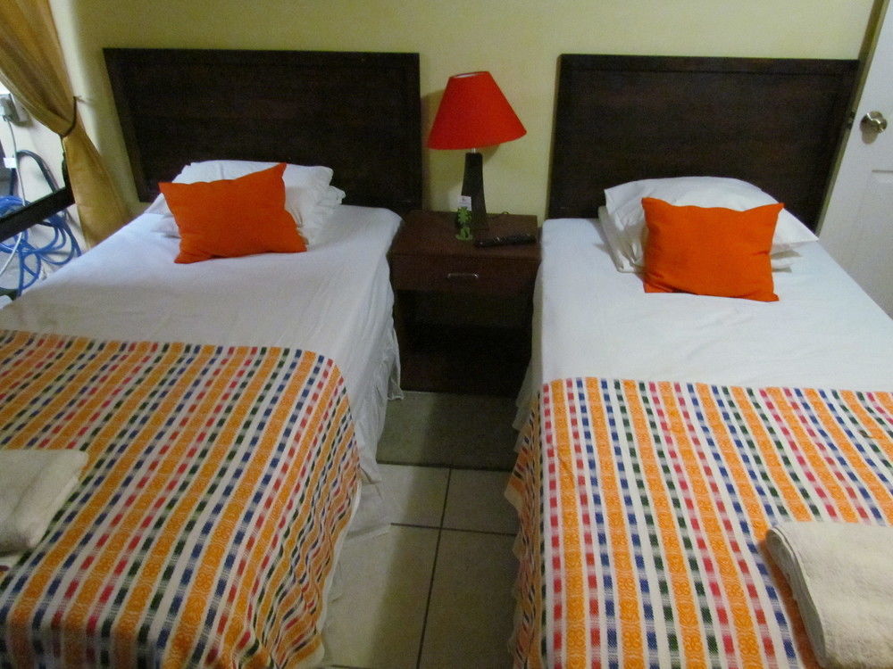 Hotel Antiguo Antiguo Cuscatlan ภายนอก รูปภาพ