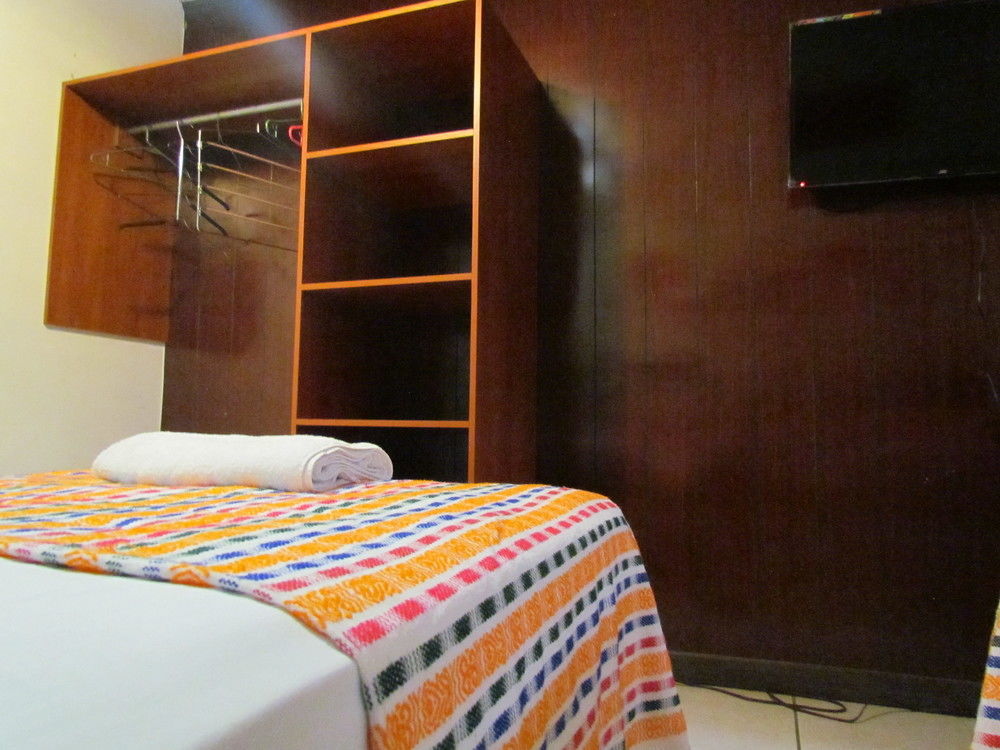 Hotel Antiguo Antiguo Cuscatlan ภายนอก รูปภาพ